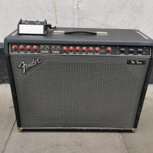 Fender 'The Twin' 2-Channel 100-Watt Guitar Amplifier, 2 x 12"
